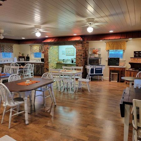 Floyd Moonlight Manor Bed & Breakfast المظهر الخارجي الصورة