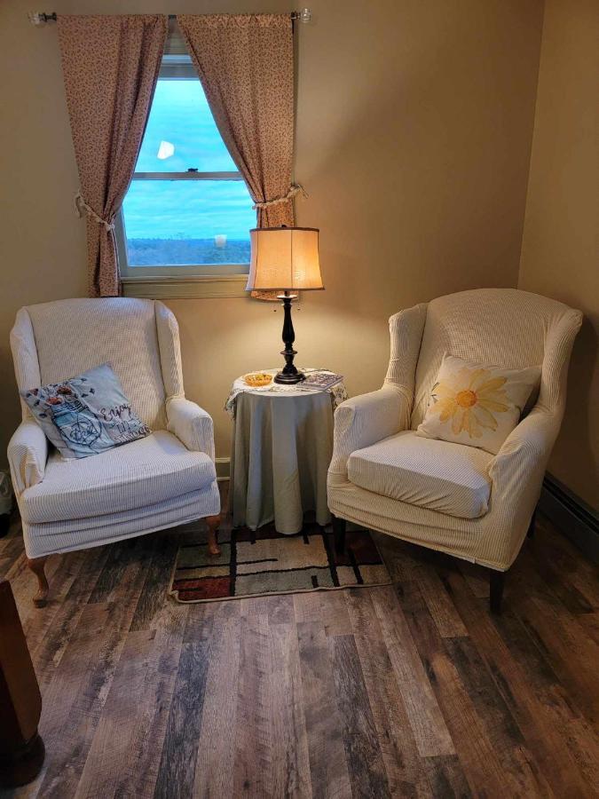 Floyd Moonlight Manor Bed & Breakfast المظهر الخارجي الصورة
