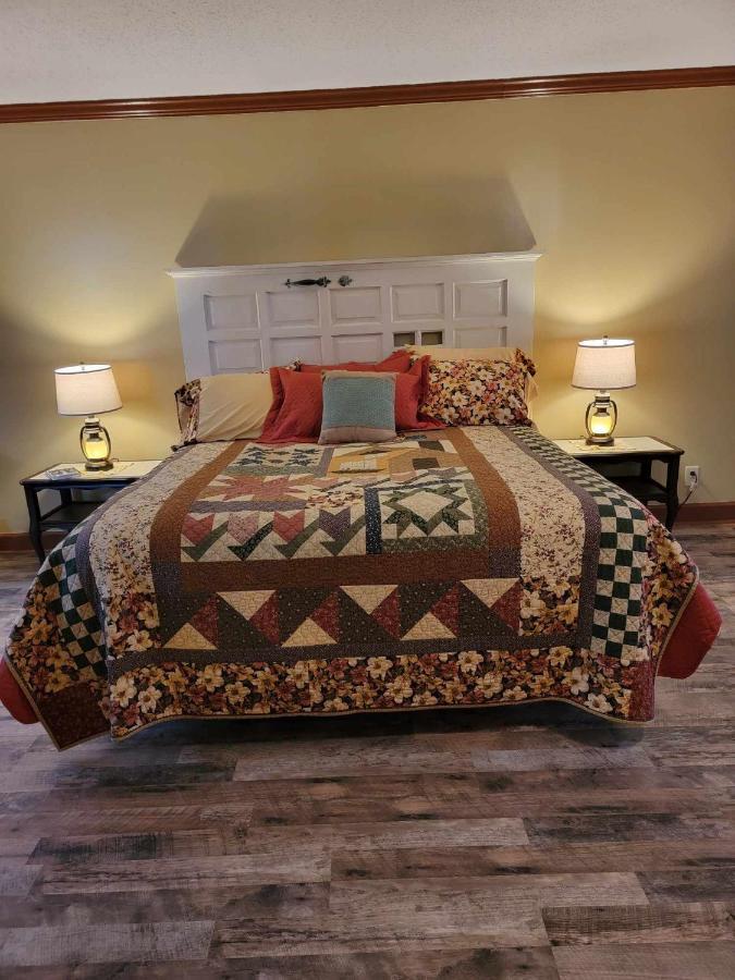 Floyd Moonlight Manor Bed & Breakfast المظهر الخارجي الصورة