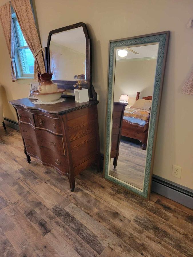 Floyd Moonlight Manor Bed & Breakfast المظهر الخارجي الصورة