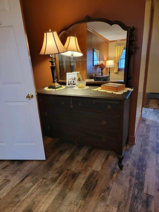Floyd Moonlight Manor Bed & Breakfast المظهر الخارجي الصورة