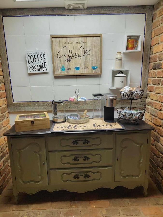 Floyd Moonlight Manor Bed & Breakfast المظهر الخارجي الصورة
