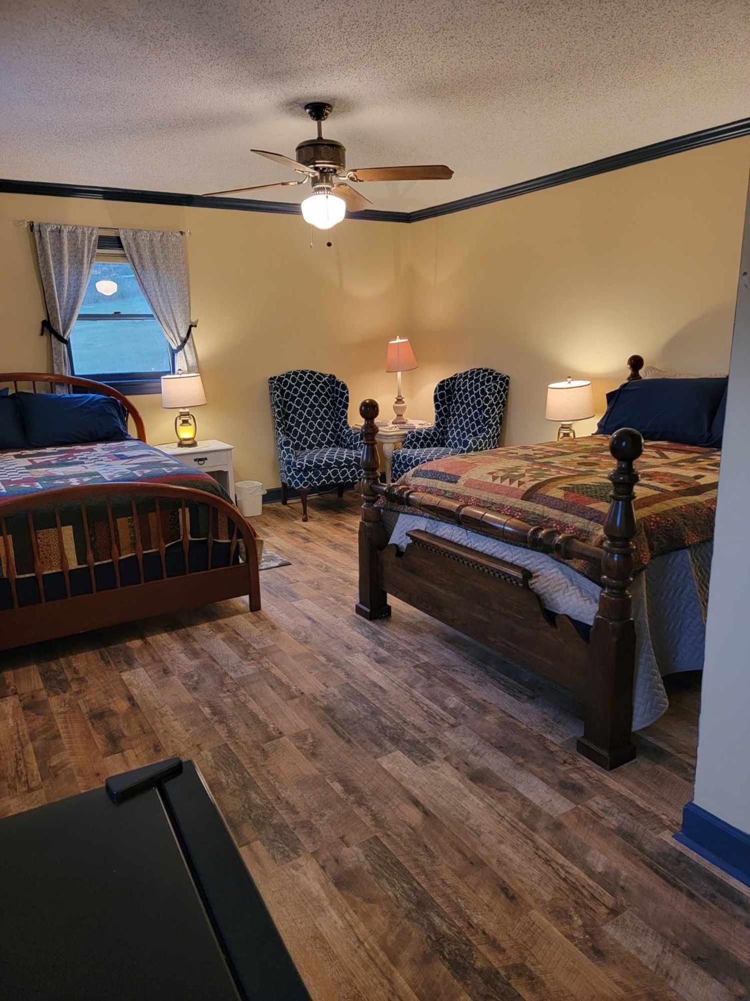 Floyd Moonlight Manor Bed & Breakfast المظهر الخارجي الصورة